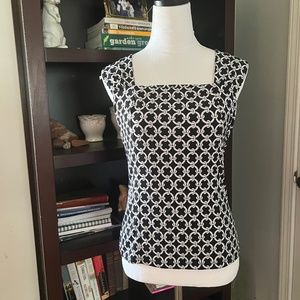 White House/Black Market woman's top